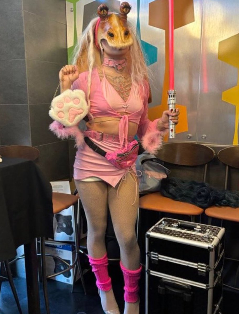 Ms. Sandwiches tweet media