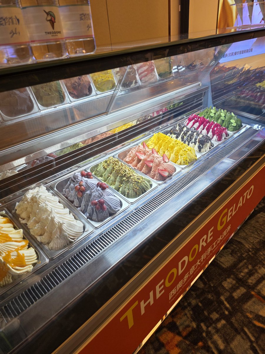 ไอติมมาแล้ว น้องบิวมายังงง 💙👍

SWEET MOMENT WITH BUILD 

#BuildXTheodoreGelato