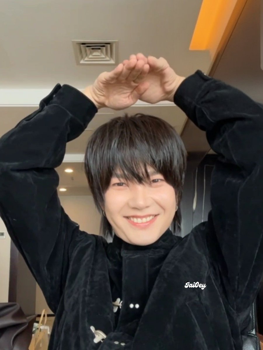 ท่าพญานาคบิวคับ แผ่แม่เบี้ยร้ายๆ ใครเค้าจะกลัวหนูอ่ะคับ ก็น่ารักขนาดนี้อ่ะ

SWEET MOMENT WITH BUILD

#BuildXTheodoreGelato

<a href="/JakeB4rever/">BIU.</a>