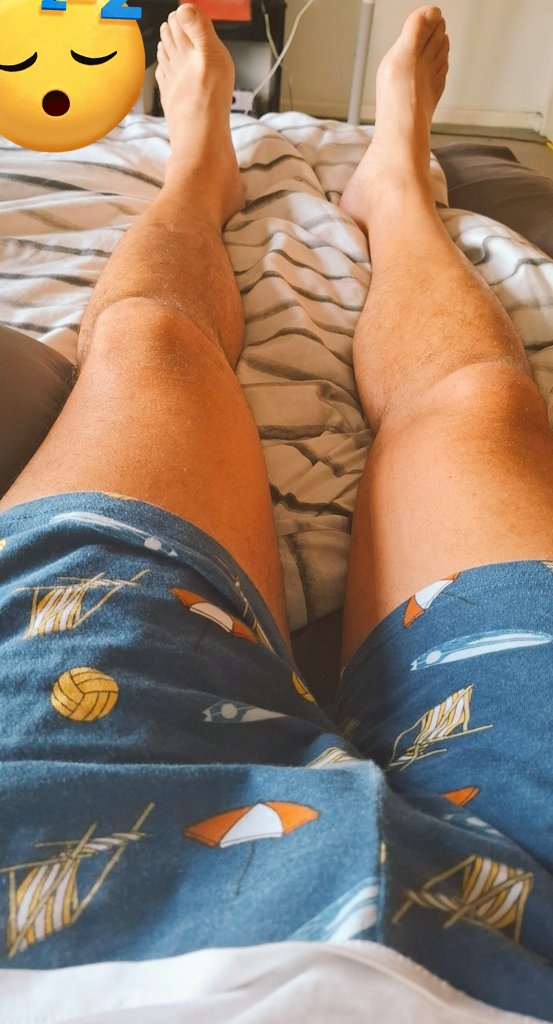 AdrianPetz's tweet image. Rise and shine #Saturday #Lazy😉😴🦶👀😏😜😴😴