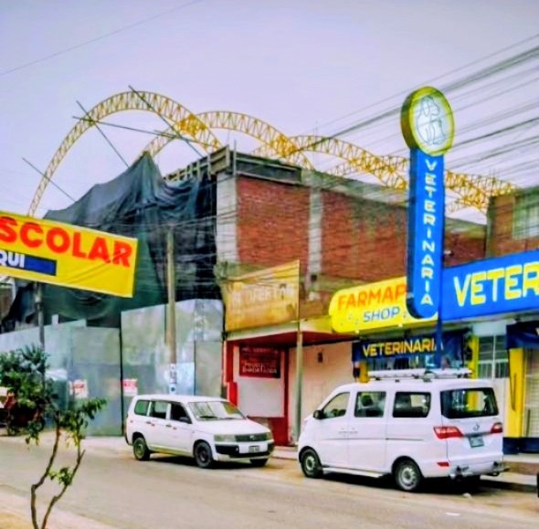 adrian_prensa's tweet photo. Mza."E" Lte.6
Sector Central Huertos de Manchay Distrito PACHACAMAC 
La Gerencia de Obras le permite Construir 4 pisos sin licencia de Construcción y en área Judicializada https://t.co/tegmLxbTFu