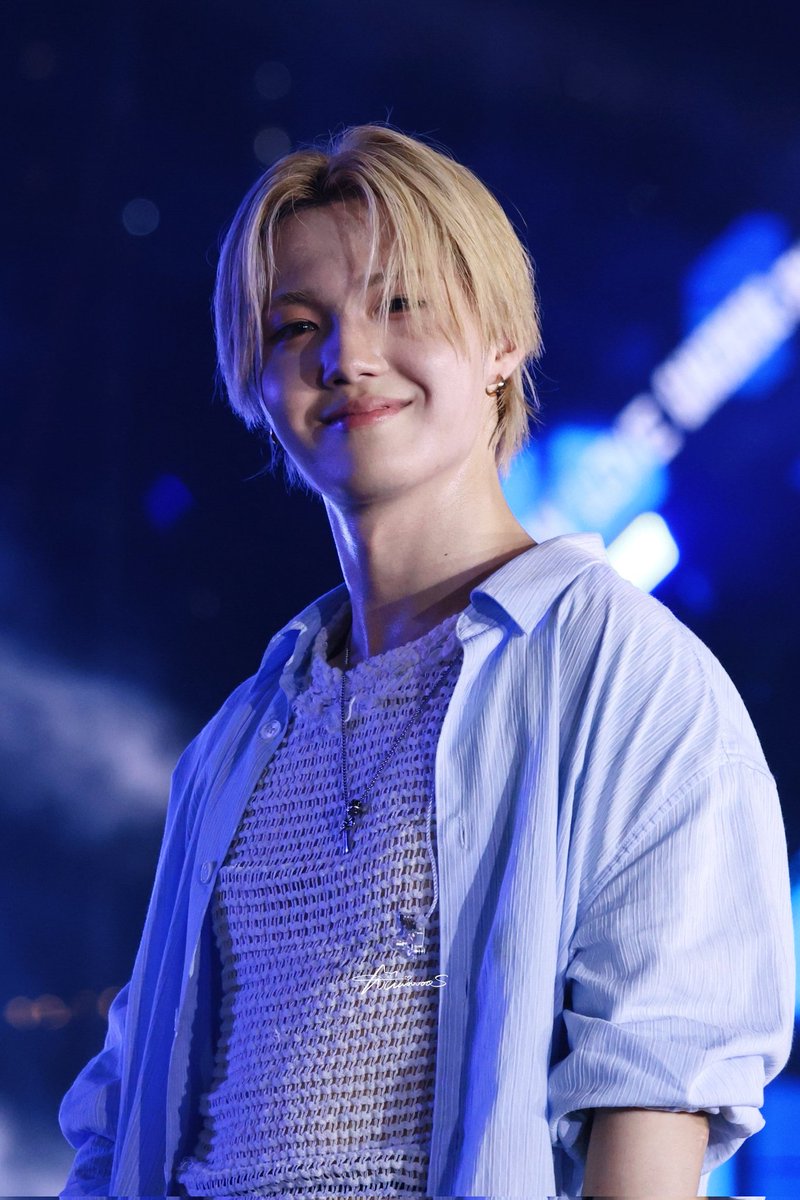 Tolong jangan hilangin senyum menenangkan ini ya🥺🫳🫳 love you doyoung, our gentleman prince🩵