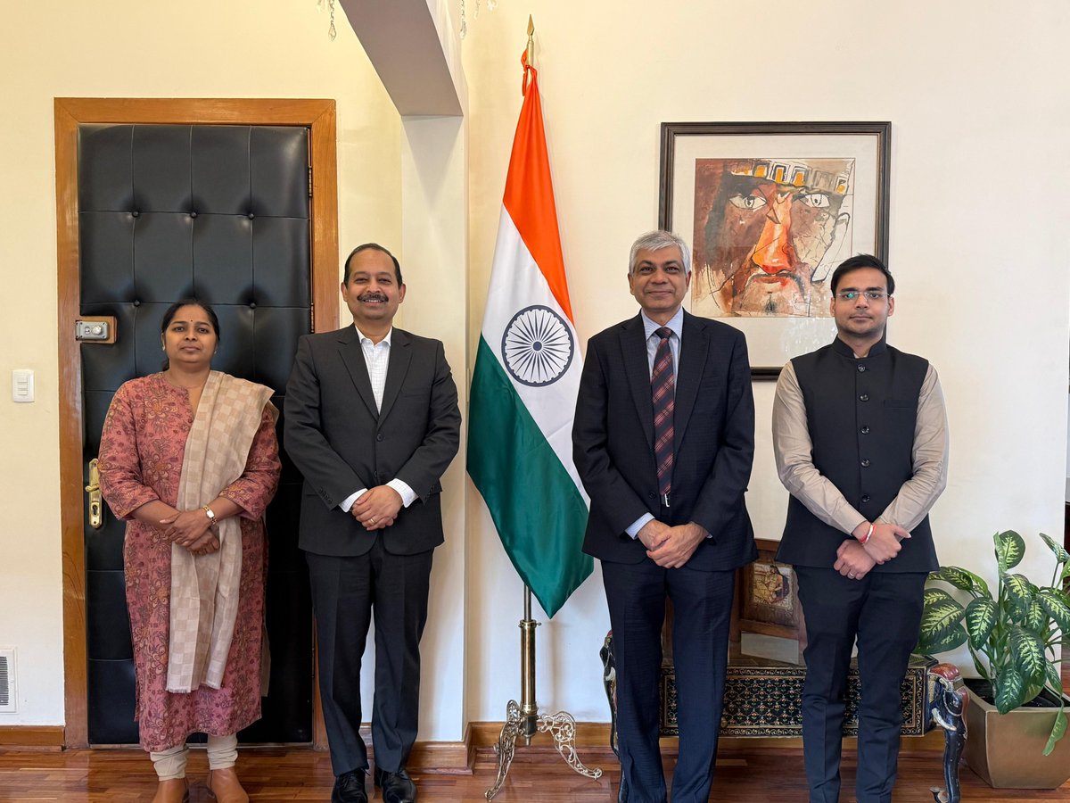 India in México tweet media