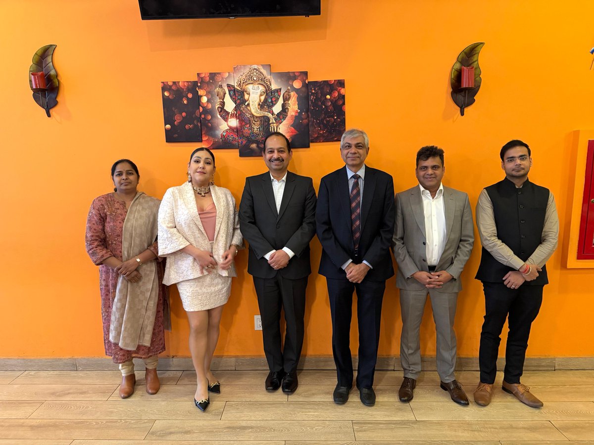 India in México tweet media