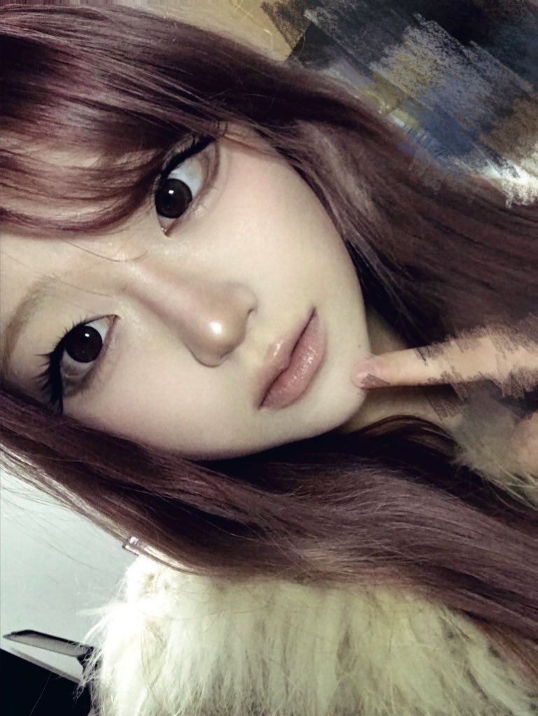 CB_OoS2's tweet photo. 춘배기~~근황쓰 ~ ���들 즐새해~~ 즐개강
근황: 룸메로 친구 또 들��왔고 밥도 해먹고 건강하게 사는중 https://t.co/VUPU0CPUQJ