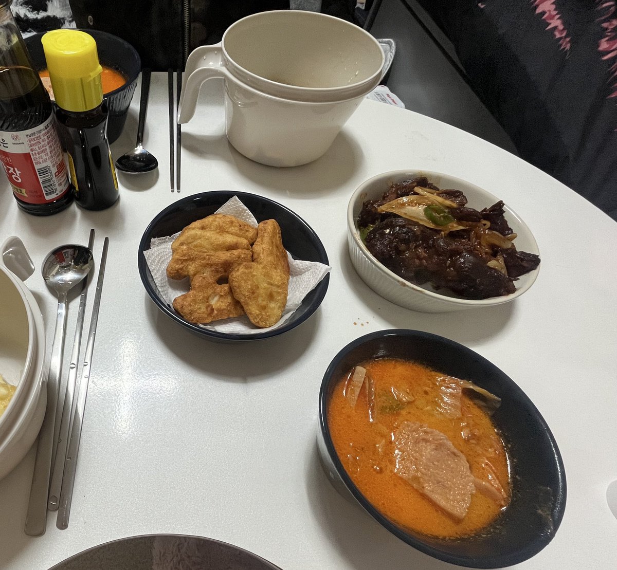 춘배기~~근황쓰 ~ 다들 즐새해~~ 즐개강
근황: 룸메로 친구 또 들어왔고 밥도 해먹고 건강하게 사는중