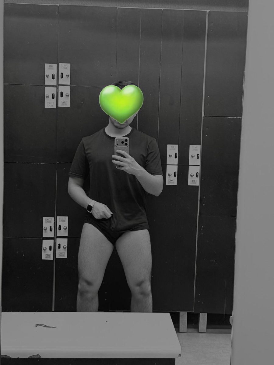 Me encantan mis piernas vamos a trabajar duro para que estén enormes