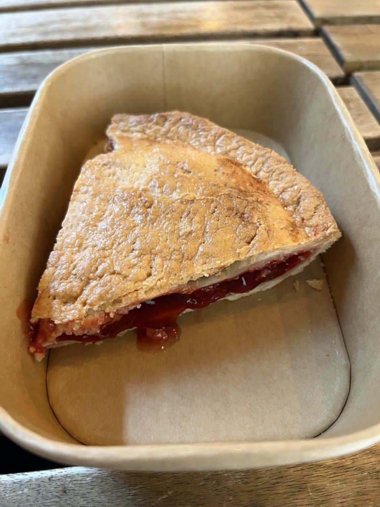 BurgundyWolf tweet media