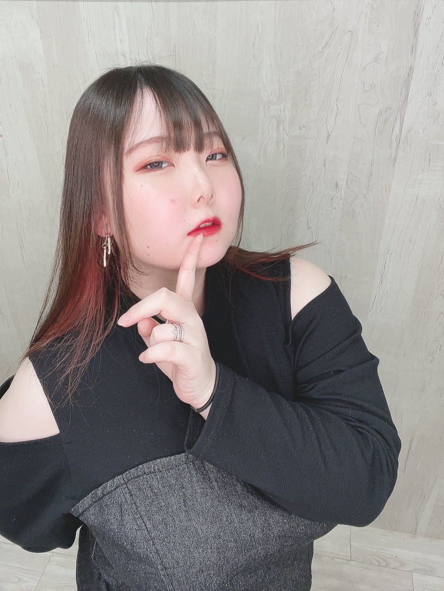 謎が多いと言われるりんご🍎
りんごのことどこまで知ってる？👽
どんな子か実際に会って確認してみて💕
20日はカラオケ無料！！一緒に歌わないかっ！！
 #はんぷてぃだんぷてぃ 
 #西川口 
 #ぽっちゃり好き男子 
 #ぽっちゃり 
 #推し不在さんおいで