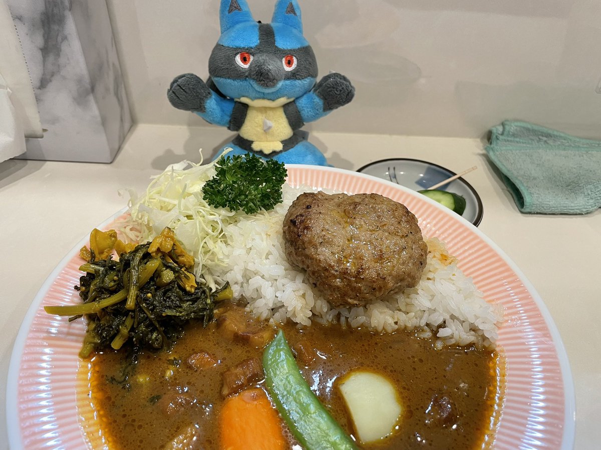wj_pr7s's tweet image. 安定のカレーとプリン。今日はルカリオとお出かけ。

 #リッチなカレーの店アサノ 
 #THEcafe