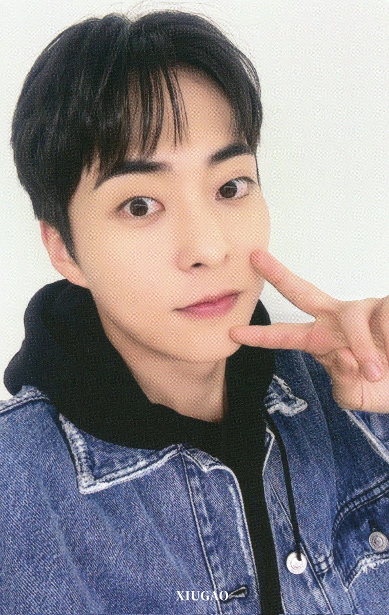 _XIUGAO's tweet photo. / XIUMIN 迷你二辑 'Interview X' <一直娱YZY>  
最终场 视频通话 
一直娱特典自拍小卡 D ver.
艺人中文语音卡背
扫图 SCAN

语音内容：今天一天也辛苦了

@XIUMIN_INB100
#시우민 #XIUMIN #シウミン #秀珉 #金珉锡 https://t.co/WKgH4lEryc