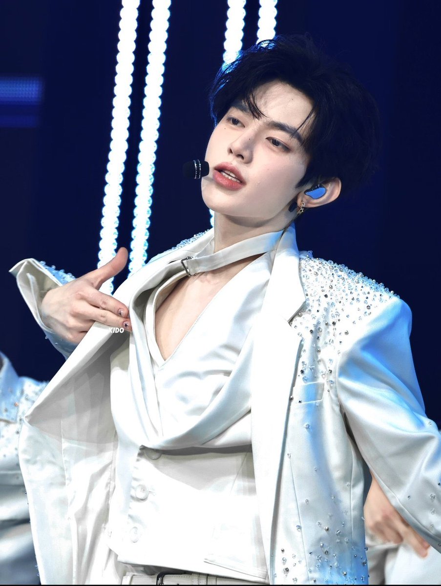 Jiejie your fans are wolves