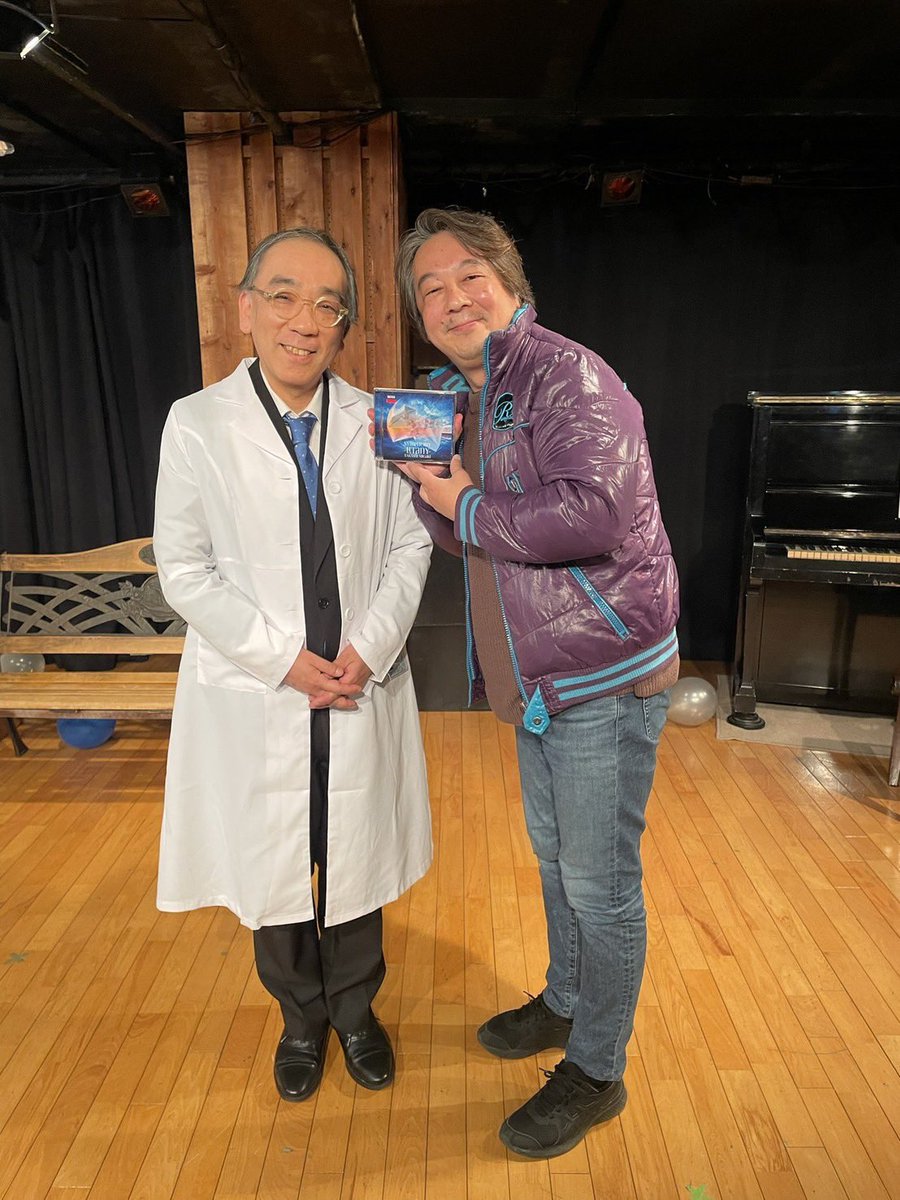 女優の栗林さみさんと
その仲間たちの芝居を鑑賞しました

今回も私の創作活動への
大いなる刺激となりました
ありがとうございました

特別出演の新垣隆さんの
ホンキートンクピアノによる
律儀なクラシックの演奏も
すこぶる良かったです

皆さん千秋楽まで
頑張ってください！

#ファントム座