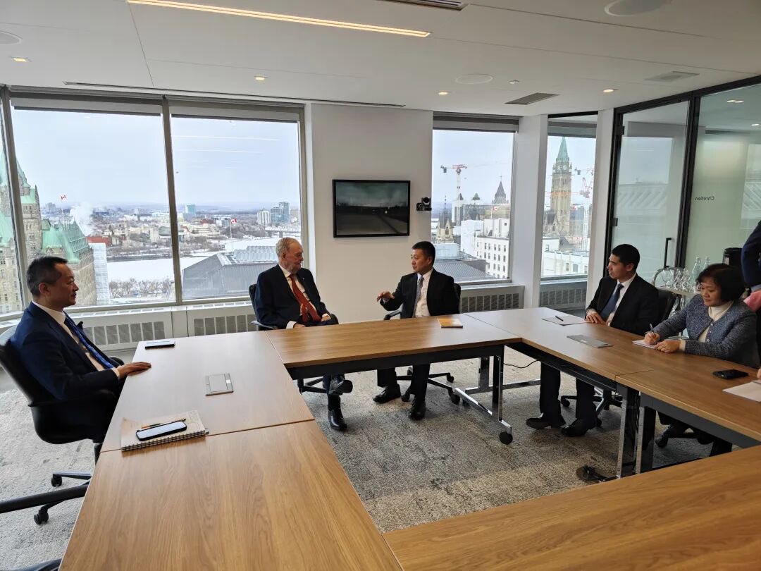 bobmackin's tweet image. March 13: Latest in the “strategic partnership.” High-ranking Chinese Communist Party official Lu Kang visited Ottawa and met ex-PM Jean Chrétien. #cdnpoli #ccp #ufwd