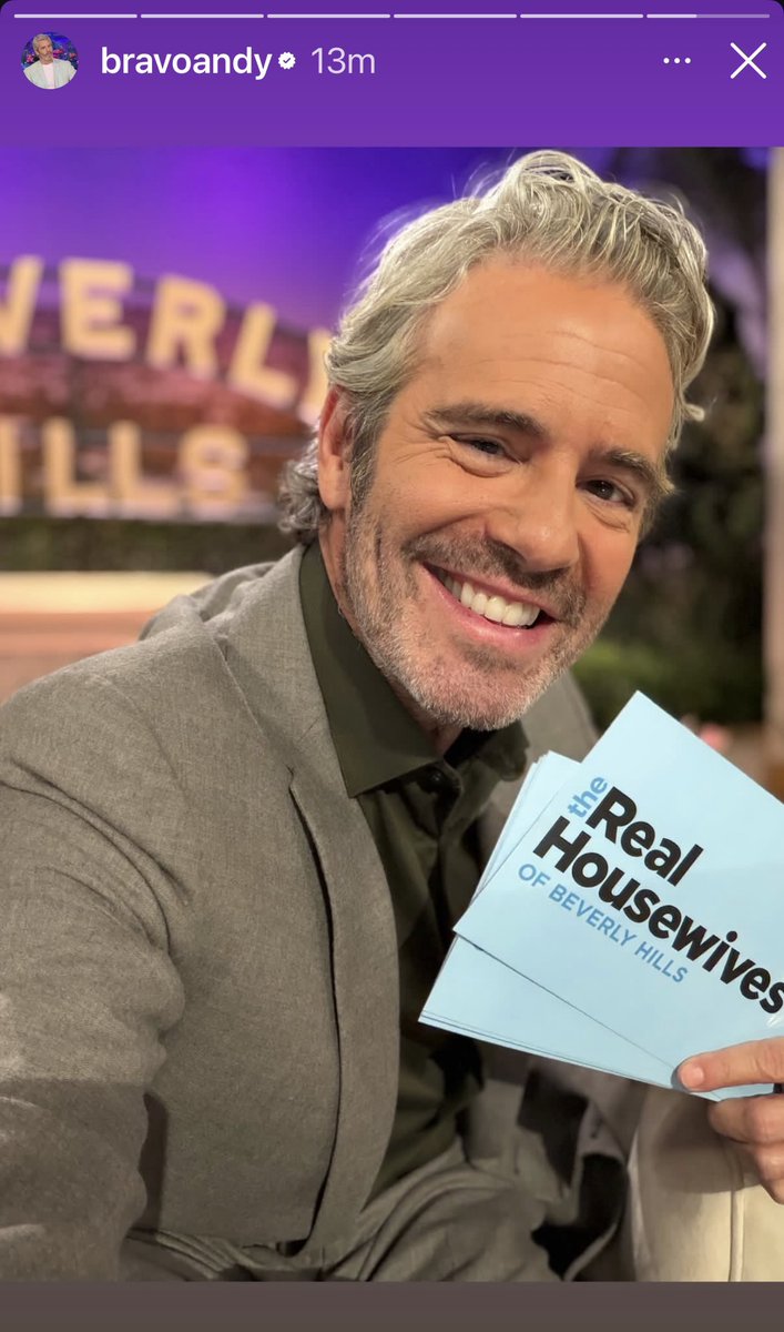 TheLWordChart's tweet image. Spotted: ANDY COHEN  BEFORE AND AFTER THE S15 REUNION...looking rather assaulted after breaking up a fight between DORIT and KYLE.

#RHOBH #AndyCohen #Kyle #Dorit #Reunion #Bravo