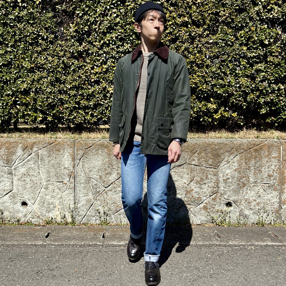 YossiyWear's tweet photo. #パラブーツ シャンボード✨オンオフ問わず革靴大好きです🥰
#BATONER のシグネチャーニットに #barbour のビデイル👌 #andersenandersen のニット帽はこの時期もまだ活躍してます👍
フルメタル #GSHOCK gmwb5000をお供に過ごしてます😊 https://t.co/1BkmbWvHaN