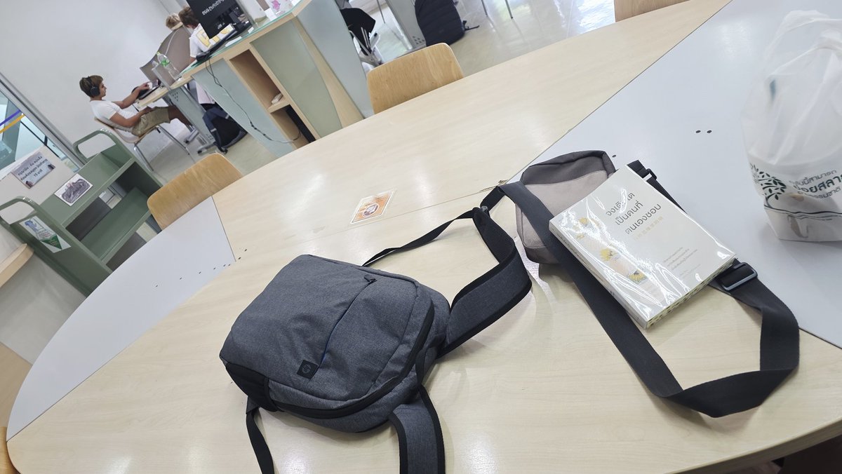 kexxth_'s tweet photo. จงเติบโตเป็นคนที่ตัวเองชอบ 😊
#หนอนหนังสือ https://t.co/UtO9sGFt5X