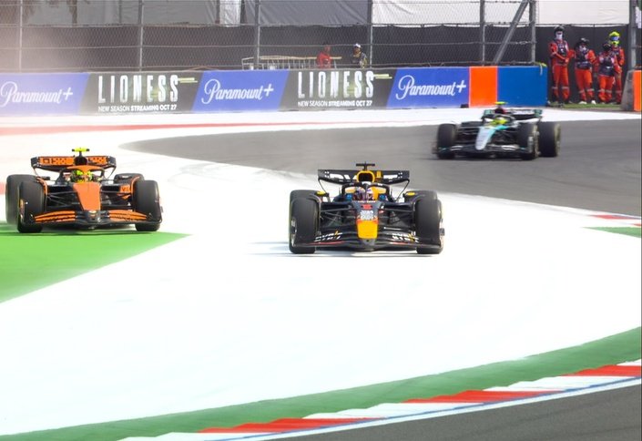 gurtyo_Gh0st's tweet photo. Notice how Lewis, Charles and George are showing

you can race w2w fairly, without trying to kill each other every damn corner. https://t.co/jTQJ0BqAtQ