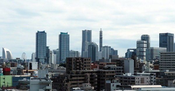 所謂「メタフィクションで登場人物にやられてる作者や読者って本人じゃないよね？」問題を理論的にカノン化しようとした例は物語緩衝層とか準物語とかアルファ^-1層とか色々ありますけど、根本的に「それ言ったら全部おしまいだろ」でしかないので結局発展性皆無の一発ネタで終わってる印象があります