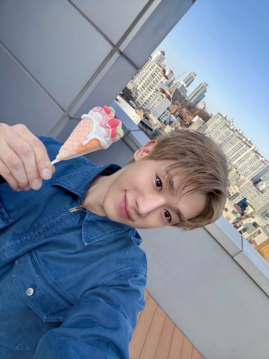 今日は日本デビュー1600日なんだよ！！
一緒に甘い一日を過ごそうね😘🍭

#ウォノ #원호 #WONHO