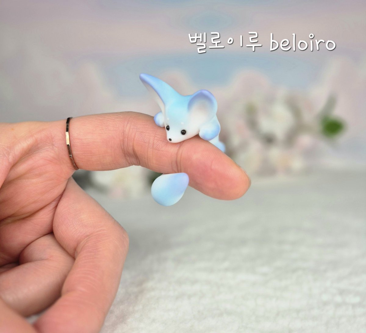 beloiro_bjd's tweet photo. 화사한 봄을 맞아
파란여우 &amp; 벚꽃여우가 찾아옵니다 🦊🌸
봄부터 여름까지 한정 판매!
이번 시즌을 놓치면 다시 만나기 어려워요.
벨로이루에서만 만날 수 있는 특별한 여우입니다.🦊🩵

#서일코 #코엑스 #아트토이 https://t.co/l2irYDhngb