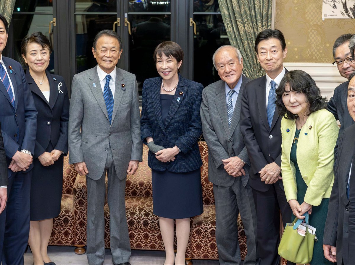 nishy03's tweet photo. 昨夜遅くに衆議院本会議で来年度予算案を可決しました。ちなみに予算委員会での野党議員の一人当たりの質疑時間は例年並みです。

参議院においても引き続き丁寧な対応をしながら、来年度予算案の年度内成立に全力を尽くします。 https://t.co/6JImcpXcsu