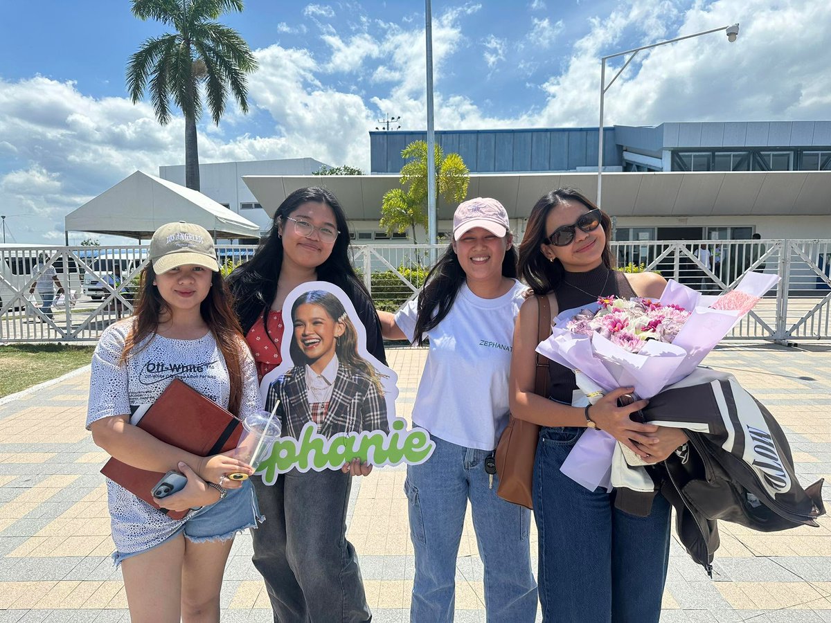 <a href="/imzephanie/">Zephanie</a> safely arrived at GenSan Airport 😍 

Thank you Zephanatics Mindanao Chapter for welcoming her 🥰 Have a great time later. 

#Zephanie #GMARegionalTV #KapusoSpotlight #Pasundayag2026