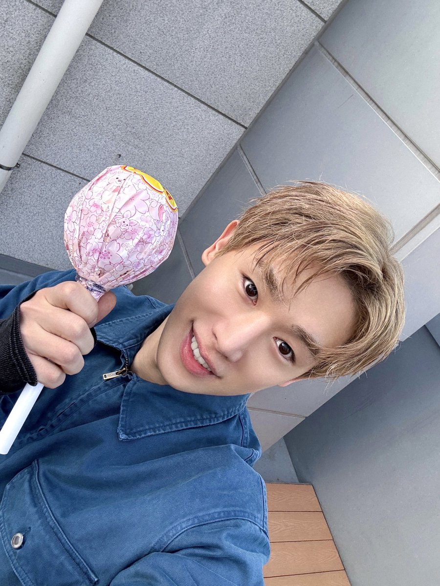 위니들 사탕 100000개 먹어🍭🍭🍭🍭🍭

#원호 #WONHO