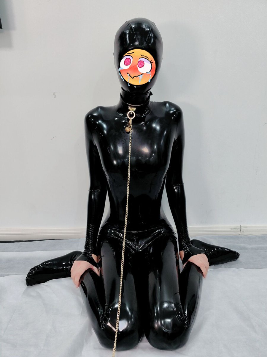 Justiceofspear's tweet photo. 我的双面人生
@RubberbunnyCN 
#latex #胶衣 #反差 #男娘 https://t.co/Ekb6Xm9N5y