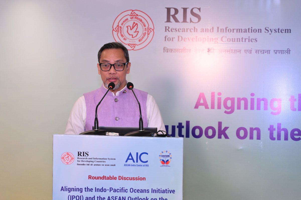 AIC_aseanindia's tweet image. H.E. Josel F. Ignacio (@joselignacioPHL), Ambassador of the Philippines to India (@PHinIndia), highlighted the strong complementarities between #IPOI &amp;amp; #AOIP, noting that both frameworks, adopted in 2019, reflect converging visions for cooperation in the region.

Hailing