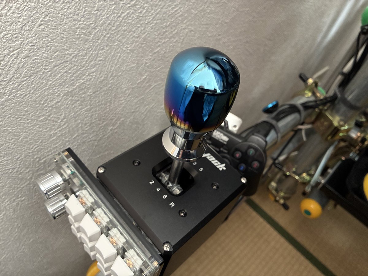 シフトノブ変えた
安定のアリエク購入！
自分的にはこの形状が1番使いやすい