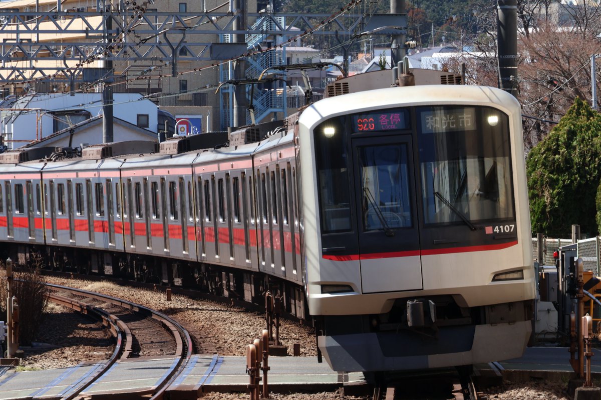 本日のダイヤ改正後の相鉄線内の東急車両。
今日からダイヤ改正となり、一部東急の運用が変わりました。相鉄横浜駅に入る運用が04K、27K、18K、20Kだけでなく、04Kがなくなり新たに06K、35Kの運用ができました。92Gは昨日の東横線の停電の影響で東急車両が代走していました。 #相鉄