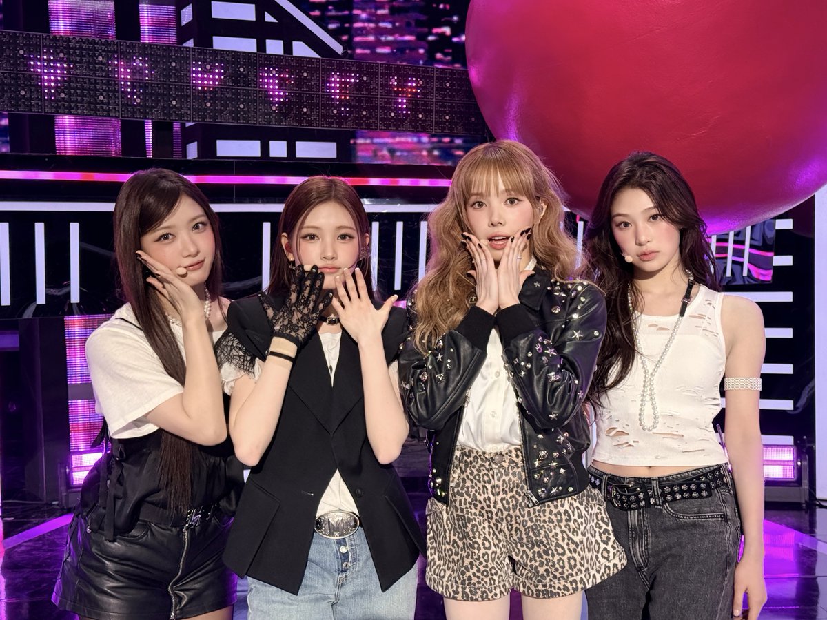 BDC | 260314
🍒 MBC 쇼! 음악중심

#BabyDONTCry #BDC #베돈크
#AFTERCRY #BDC_AFTERCRY #Shapeshifter
#PNATION #피네이션