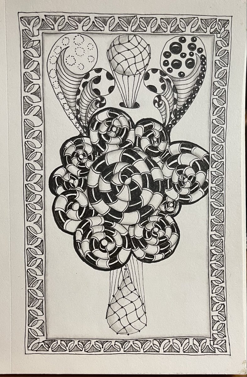 EmmaDrawsThings's tweet photo. One more before bed 🌙 #Zentangle #InkArt #BlackAndWhiteArt #ArtEveryDay https://t.co/xX4TMjQCit