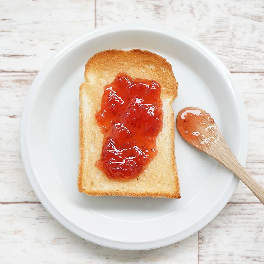 生産者の少ない奈良県産の希少な品種「古都華（ことか）」を使ったいちごジャム
「Panier Kotoka（パニエ コトカ）」。まもなく終了です。
特徴はなんといってもその香り！ふたを開けると、まるで野いちごのような芳醇な香りがふわ～っと広がる、いまだけの華やかないちごジャム。