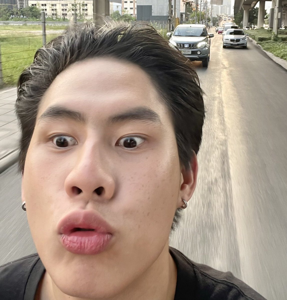 ecalost's tweet photo. like father, like son พ่อลูกเหมือนกันเด๊ะะ https://t.co/pCGrlvQCUw