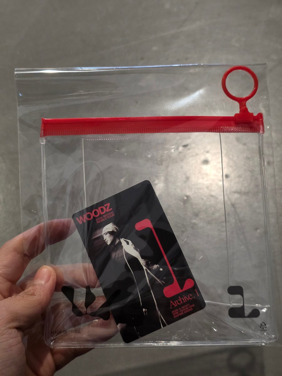 WOODZ960805_'s tweet image. 260314 Archive.1 

입장 포카?랑 파우치 받음!!!
뭐를 많이주넹!!!

#WOODZ #우즈
#Archive1 #Archive1_in_Incheon