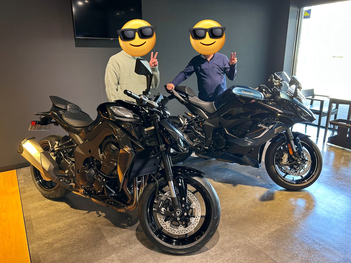 AzRider1000's tweet photo. #z1100
#ninja1100SXSE
#カワサキプラザ松本
腰痛の事もあり10rからz1100に乗り換えました！
叔父と同じタイミングで納車出来てとてもいい記念になりました！
これからしっかり乗るぞぉー🏍️💨 https://t.co/5VD1zPjAiw