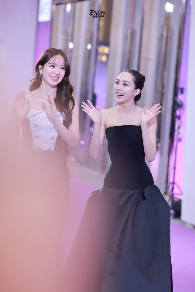 EnjuneJoy_ejj's tweet photo. So beautiful :) want to see them shine more ✨ I believe in this year, just like I believe in what Enjoy said. 💖✨

- 2026 is for ENJOYJUNE I claim it 😉

#EnjoyJune 
#JuneEnjoy https://t.co/29bpeYGAz0