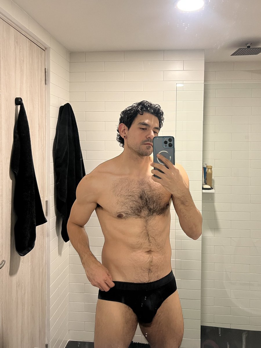 la J mas perra de todo Monterrey tweet media