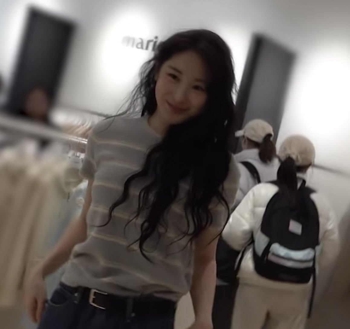 🦋저화질의 이채연🦋 tweet media