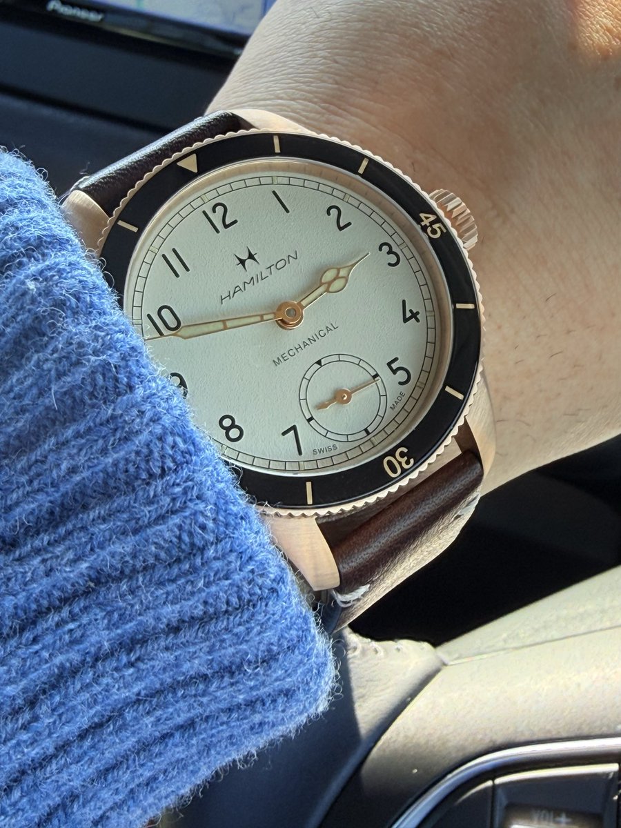 minoko1973's tweet photo. カーキ アビエーション
PILOT PIONEER MECHANICAL BRONZE 43MM

手巻きのユニタスなので
この大きさは容認
気負わず付けれるのが良き

#ハミルトン　#ユニタス　#ブロンズ https://t.co/AzXfPV1wIh