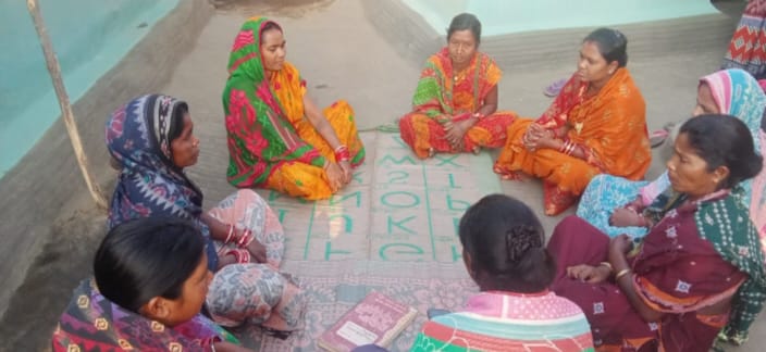 ଶ୍ରମଜୀବୀ ବିକାଶ ମଞ୍ଚ ନୂଆପଡ଼ା ସଂଗଠନ କାର୍ଯ୍ୟରତ ଥିବା 5 ଗୋଟି ବ୍ଲକ ରେ ଗାଁ ମାନଙ୍କରେ ମିଟିଂ ମାଧ୍ୟରେ ଦସ୍ କା ଦମ୍ ରେ ମହିଳା ମାନଙ୍କ ସହିତ ଆଲୋଚନା ଓ ଚାଷୀ ମାନଙ୍କର kobo ଫର୍ମ ପୂରଣ କରାଯାଉଛି ଏବଂ ଗାଁ ସମସ୍ୟା ଉପରେ ମଧ୍ୟ ଆଲୋଚନା କରାଯାଉଛି 
<a href="/Atmashakti3/">Atmashakti Trust</a> <a href="/12_baje/">12 Baje 12 minute</a>
<a href="/MSMO40845837/">Mahila Shramajeebee Mancha, Odisha</a> <a href="/OSM91165819/">Odisha Shramajeebee Mancha</a> 

#Nuapada
#DaskaDum