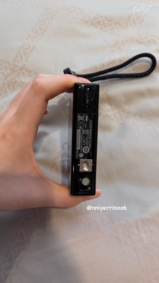 nniyerrinoob's tweet photo. canon ixy1 /ixus 510hs (rare)

💸 price: 6100-. รวมส่ง ems (ต่อรองราคาได้)

📦 นัดรับ: กทม. 

* ❌ ตำหนิ: ร่องรอยการใช้งาน, ที่คลุมเลนส์สีหลุด (ไม่มีผลกับการถ่ายภาพ) ❌

#กล้องดิจิตอลมือสอง #กล้องดิจิตอลราคาถูก #กล้องมือสอง #กล้องดิจิตอล https://t.co/fwuLwicJA2