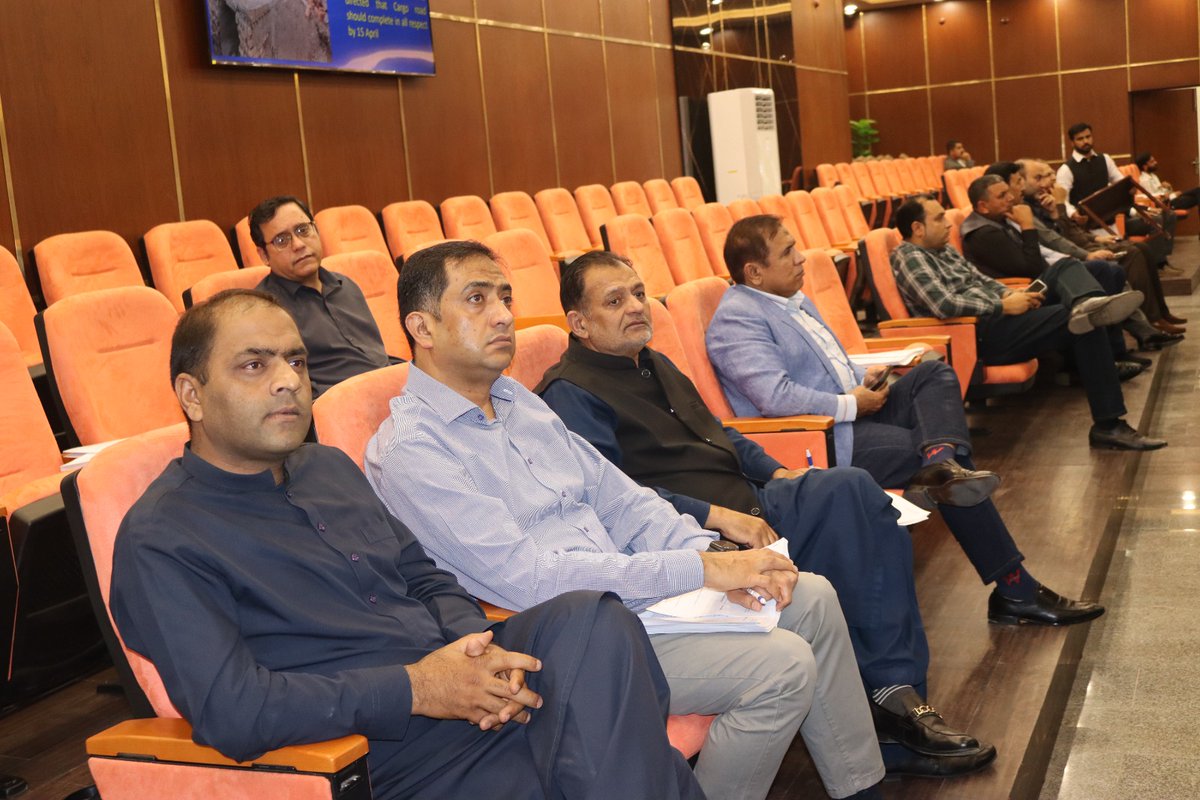 ennoblei's tweet photo. SIAL Sialkot International Airport Limited Board of Directors meeting held at SIAL BOD meeting Hall. Interim Dividend was announced for the year!!! Mian Atiq Ur Rehman Director SIAL. https://t.co/RXJre4n30l