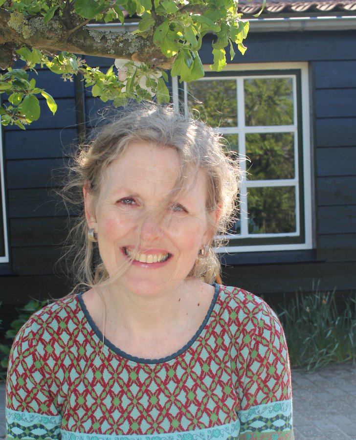 Dit weekend is het zes jaar geleden dat de eerste lockdown vanwege Corona, "de oorlog tegen het virus" werd afgekondigd. "Nederland gaat op slot" aldus Mark Rutte.
Een jaar later begon ik op X als <a href="/veen_els/">Els van Veen</a>, wat destijds nog twitter heette, en nu heb ik al 100k volgers hier.