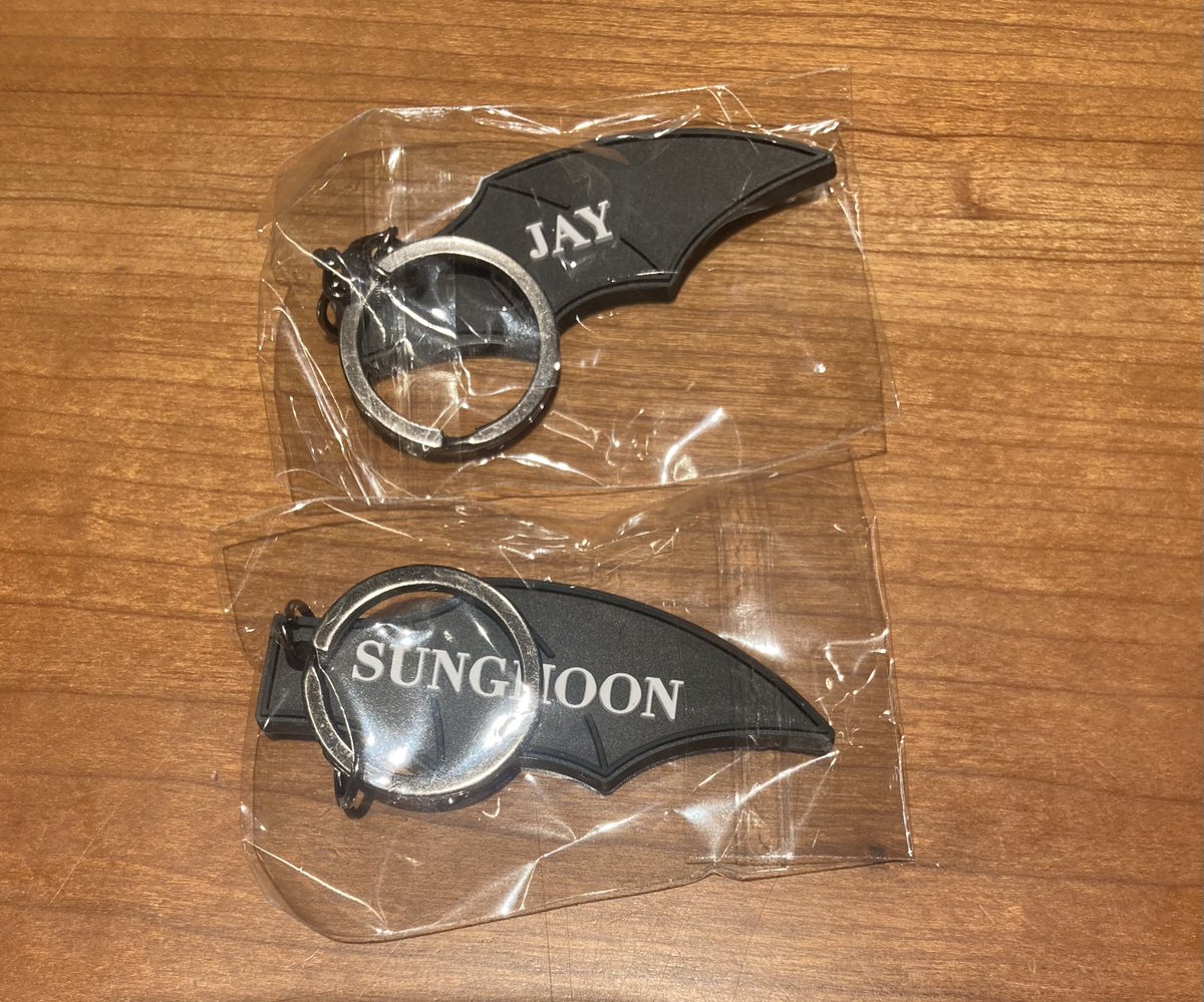 miimii_one's tweet photo. 【交換】ENHYPEN ミュージアム House of Vampire トレカ ガチャガチャ

譲）
入場特典 第4弾：ジョンウォン
嫉妬：ジョンウォン
キーホルダー：ジェイ、ソンフン

求）同種 ヒスン

只今会場付近におります。
手渡しまたは郵送での交換も可能です。
お気軽にお声がけください🙇‍♀️

#ENHYPEN交換 https://t.co/uaLZEjDD6p