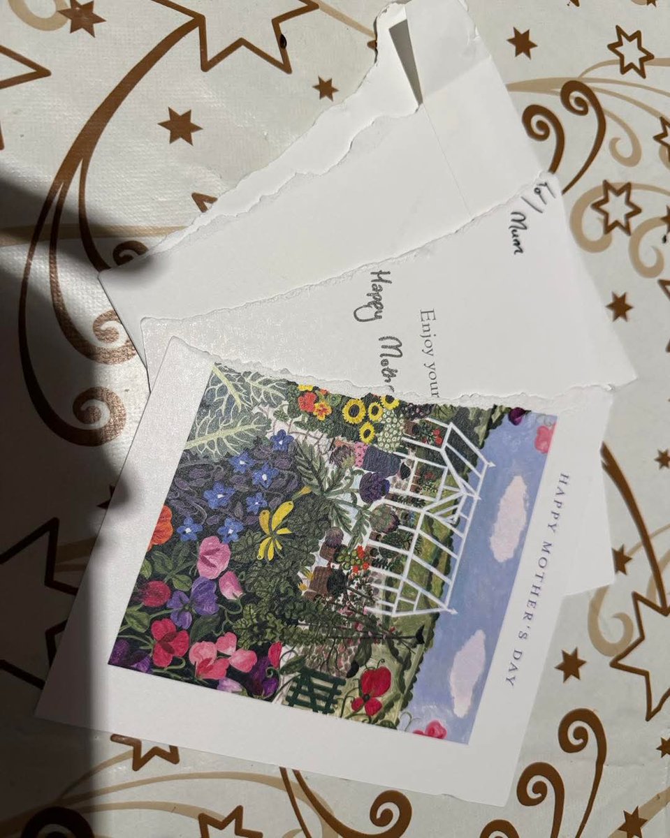 G1LEV's tweet photo. #RoyalMail Mothers Day Card from Moonpig, just arrived torn. Looks like someone had tried to see if money had been in the card. https://t.co/Ze5onGWHC2