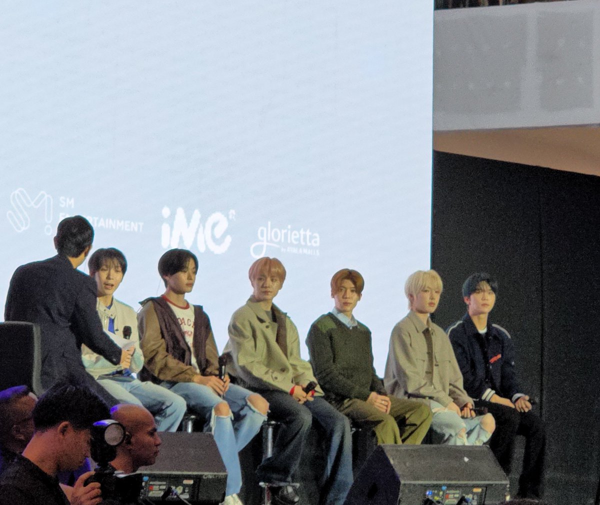 Headliner Manila tweet media