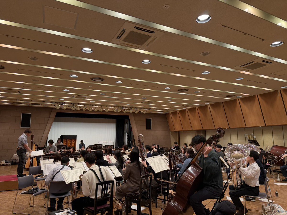 prokita_wind's tweet photo. みなさまこんにちは🌸

#札幌市教育文化会館 で開催される
#プロウインドオーケストラ北海道 吹奏楽コンサートのリハーサル2日目の様子をお届けします👀🎵

いよいよ明日！！

当日券は【12:00】より
受付にて、若干枚販売します。

皆様にお会いできることを
団員一同、心より楽しみにしております✨ https://t.co/fWS5lDnW8J